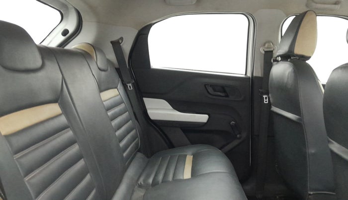 2022 Tata PUNCH PURE MT, Petrol, Manual, 59,254 km, Right Side Rear Door Cabin