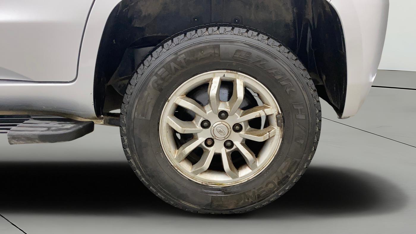 2015 Mahindra TUV300 T8, Diesel, Manual, 51,720 km, Left Rear Wheel
