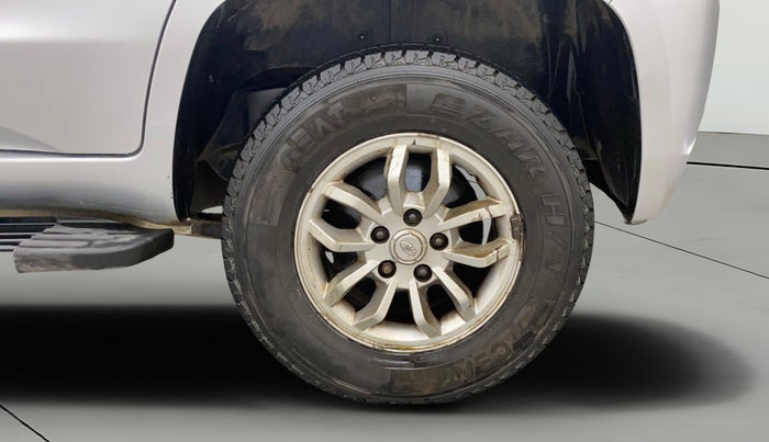 2015 Mahindra TUV300 T8, Diesel, Manual, 51,720 km, Left Rear Wheel