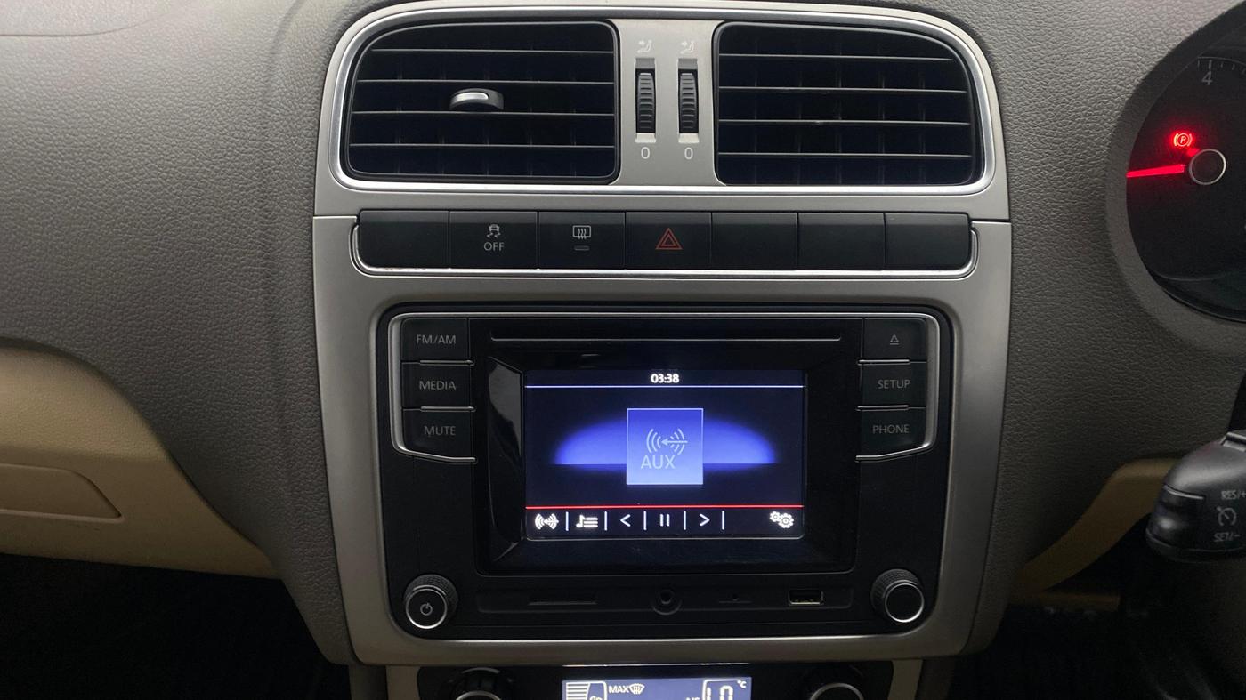 2016 Volkswagen Vento HIGHLINE PETROL AT, Petrol, Automatic, 59,101 km, Air Conditioner