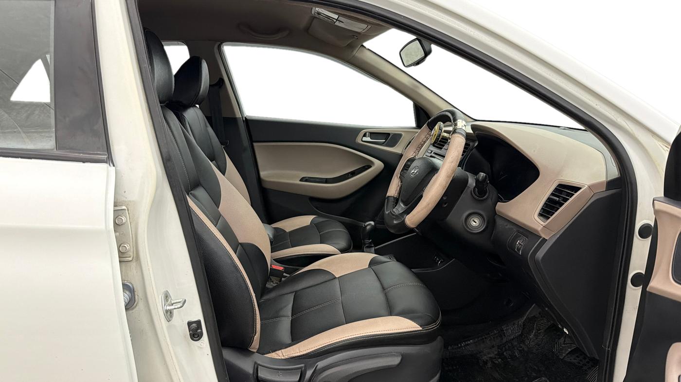 2015 Hyundai Elite i20 SPORTZ 1.2, Petrol, Manual, 80,038 km, Right Side Front Door Cabin