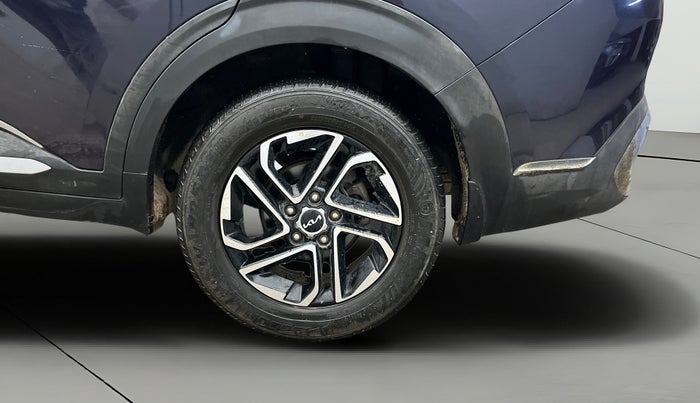 2022 KIA CARENS LUXURY PLUS 1.4 PETROL DCT 7 STR, Petrol, Automatic, 23,657 km, Left Rear Wheel