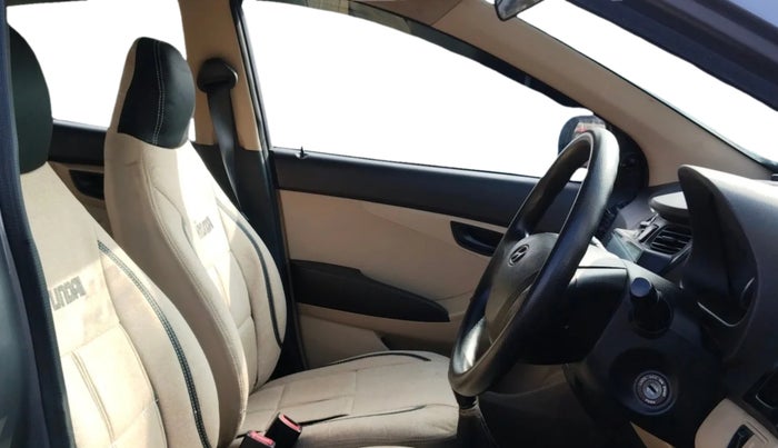 2017 Hyundai Eon MAGNA +, Petrol, Manual, 33,978 km, Right Side Front Door Cabin