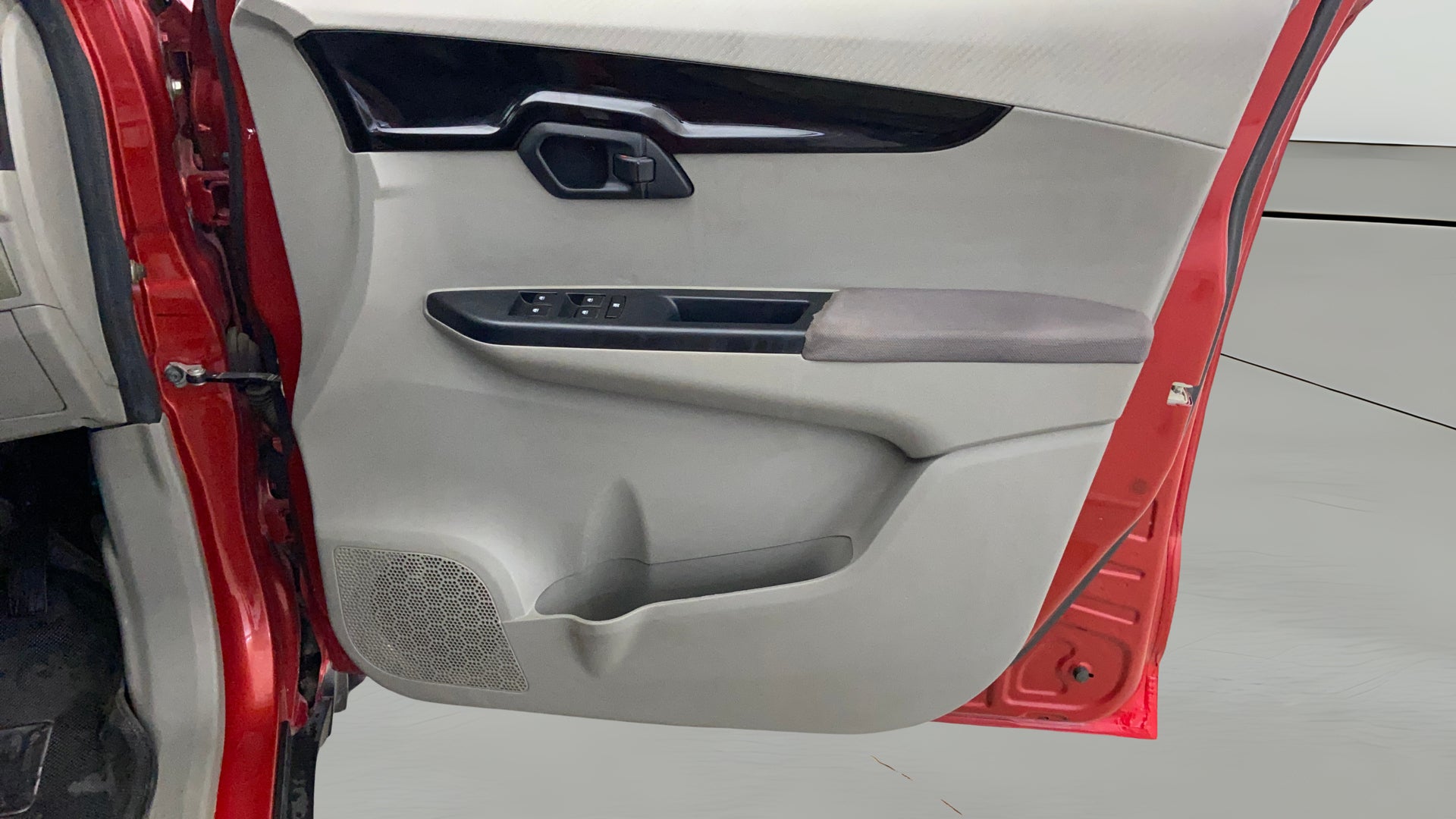 camera-Driver-Side-Door-Panels-Control