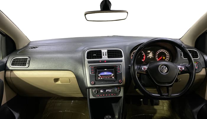 2017 Volkswagen Ameo HIGHLINE1.2L, Petrol, Manual, 53,598 km, Dashboard