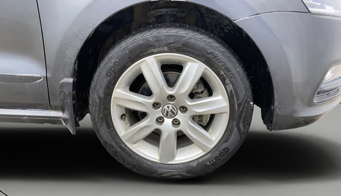 2014 Volkswagen Polo COMFORTLINE 1.2L, CNG, Manual, 26,474 km, Right Front Wheel