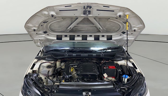 2022 Skoda SLAVIA STYLE 1.0L TSI AT, Petrol, Automatic, 33,393 km, Open Bonet