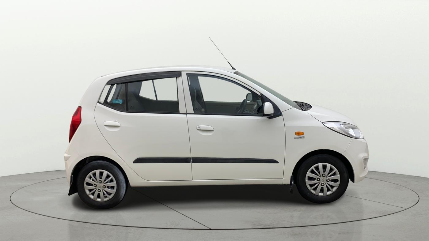 2015 Hyundai i10 SPORTZ 1.1, Petrol, Manual, 59,954 km, Right Side View