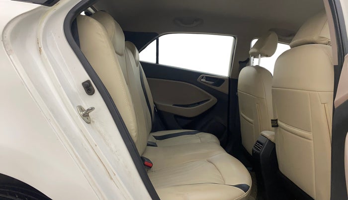 2018 Hyundai Elite i20 SPORTZ 1.2, Petrol, Manual, 89,909 km, Right Side Rear Door Cabin