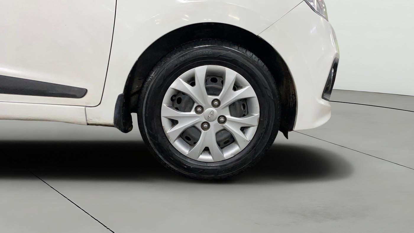 2014 Hyundai Grand i10 SPORTZ 1.2 KAPPA VTVT, Petrol, Manual, 52,075 km, Right Front Wheel