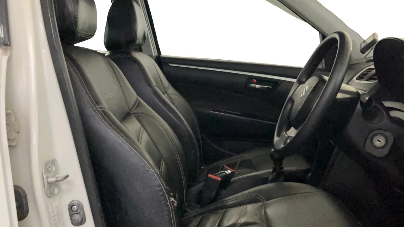 2015 Maruti Swift VXI, Petrol, Manual, 1,05,004 km, Right Side Front Door Cabin