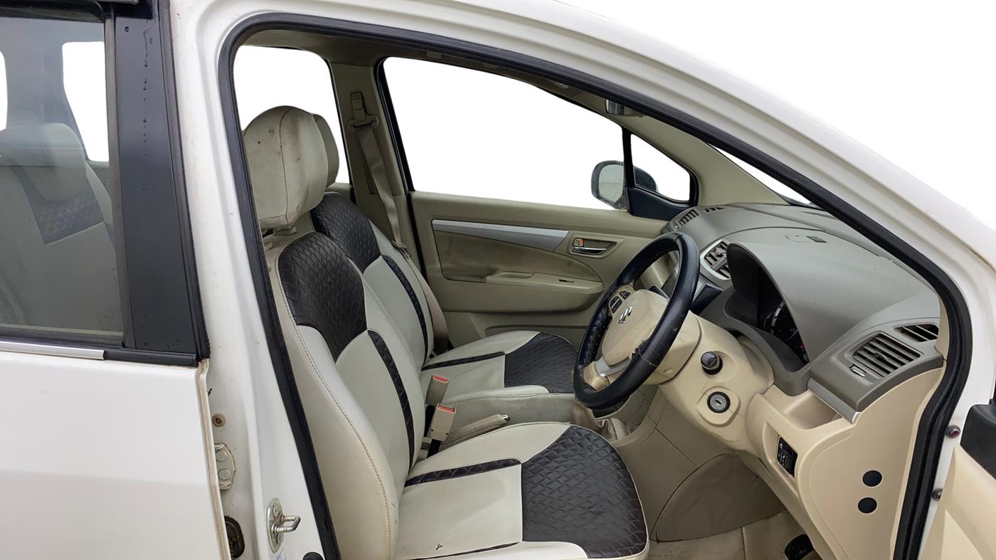 2016 Maruti Ertiga VXI, CNG, Manual, 44,162 km, Right Side Front Door Cabin