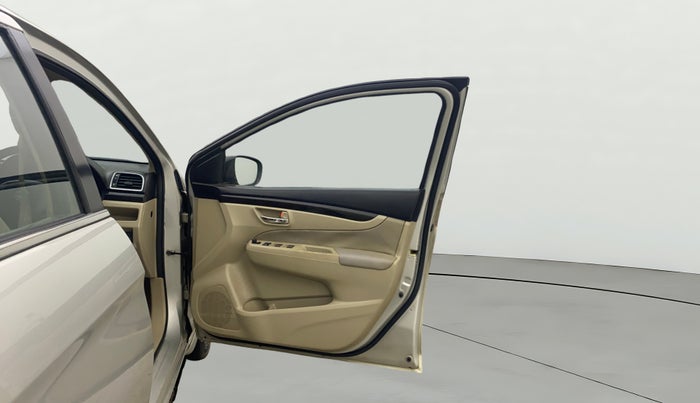 2015 Maruti Ciaz ZDI+ SHVS, Diesel, Manual, 71,978 km, RHS Front Door