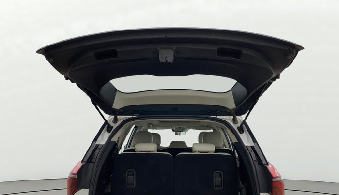 2022 Mahindra XUV700 AX 7 LUXURY D AT 7 STR, Diesel, Automatic, 43,313 km, Boot Door Open