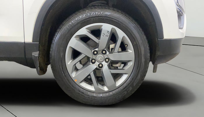 2022 Tata Safari XT, Diesel, Manual, 66,443 km, Right Front Wheel