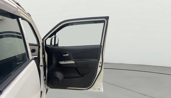 2015 Maruti Wagon R 1.0 LXI CNG, CNG, Manual, 92,101 km, RHS Front Door