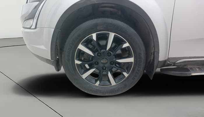 2018 Mahindra XUV500 W11, Diesel, Manual, 69,561 km, Left Front Wheel