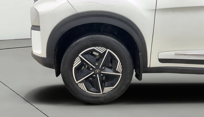 2023 Tata NEXON FEARLESS DUAL TONE 1.2 PETROL, Petrol, Manual, 5,562 km, Left Front Wheel