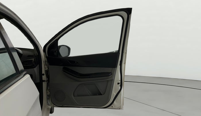 2023 Tata Tiago XT CNG, CNG, Manual, 31,749 km, RHS Front Door