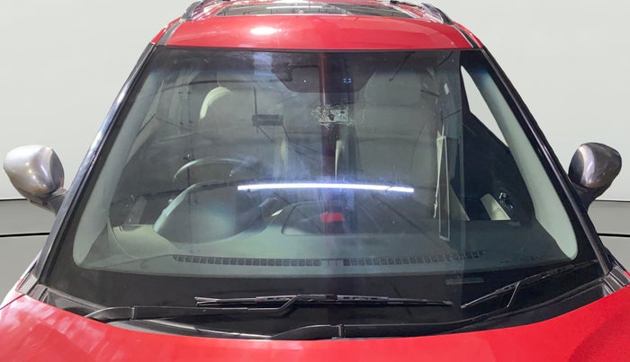 2021 Mahindra XUV300 W8 (O) 1.2 PETROL, Petrol, Manual, 39,740 km, Front Windshield