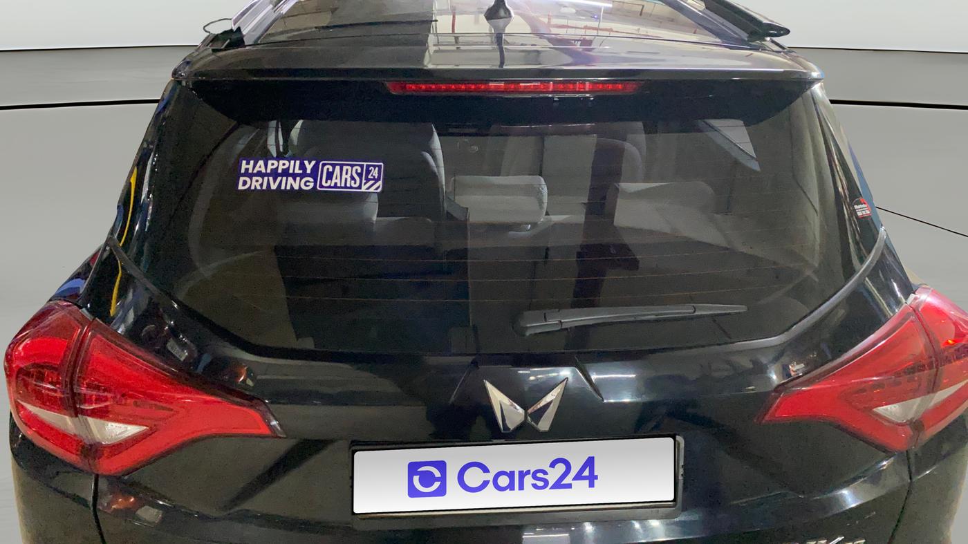 2023 Mahindra XUV300 W8 (O) 1.2 PETROL, Petrol, Manual, 27,501 km, Rear Windshield