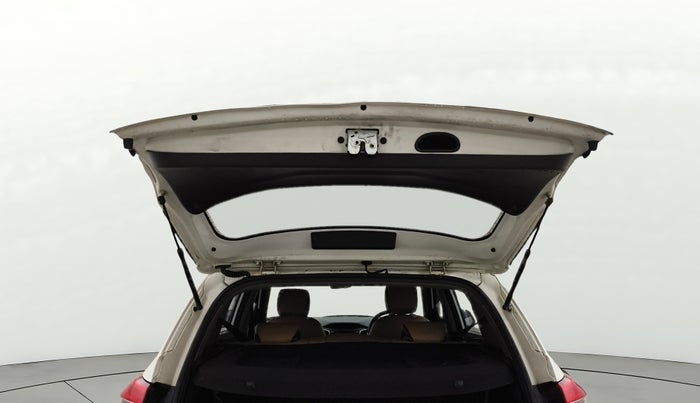 2017 Hyundai Creta SX PLUS 1.6 PETROL, Petrol, Manual, 77,726 km, Boot Door Open