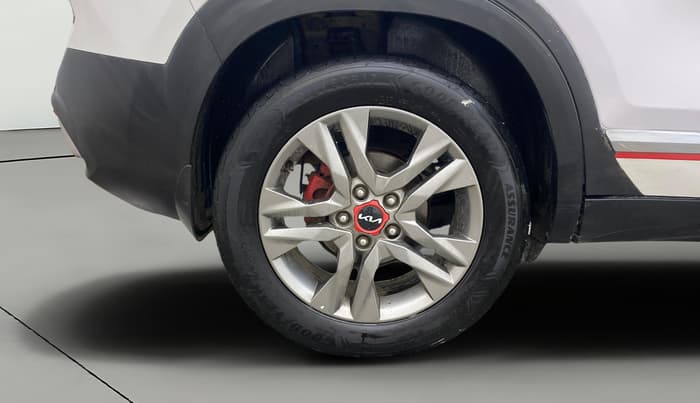 2021 KIA SELTOS HTX 1.5 PETROL DUAL TONE, Petrol, Manual, 1,36,512 km, Right Rear Wheel