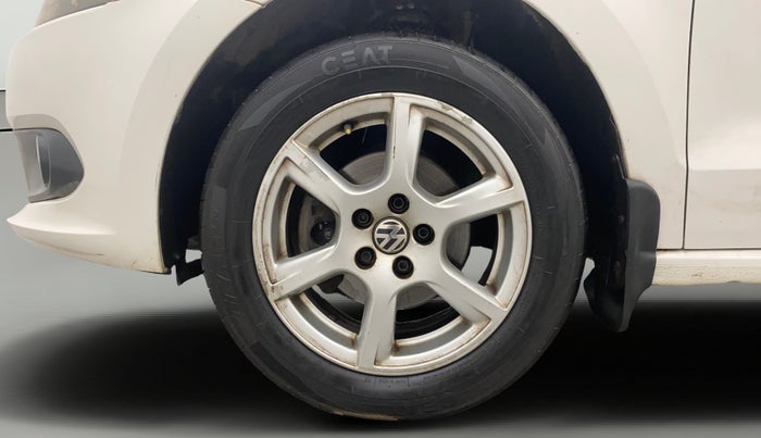 2012 Volkswagen Vento HIGHLINE 1.6 MPI, Petrol, Manual, 1,07,051 km, Left Front Wheel