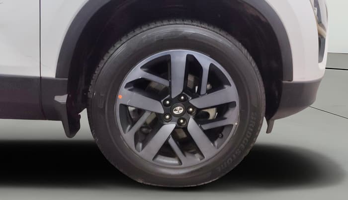 2022 Tata Safari XZA PLUS GOLD, Diesel, Automatic, 43,702 km, Right Front Wheel