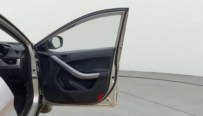 2020 Tata NEXON XM PETROL, Petrol, Manual, 59,069 km, RHS Front Door