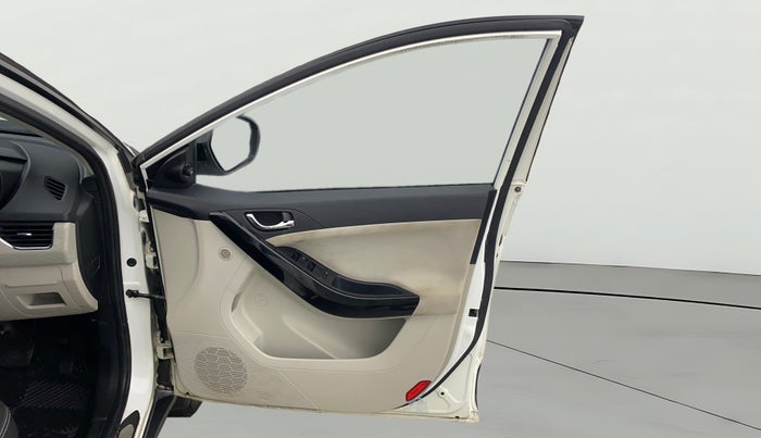 2021 Tata NEXON XZA PLUS SUNROOF PETROL, Petrol, Automatic, 21,426 km, RHS Front Door