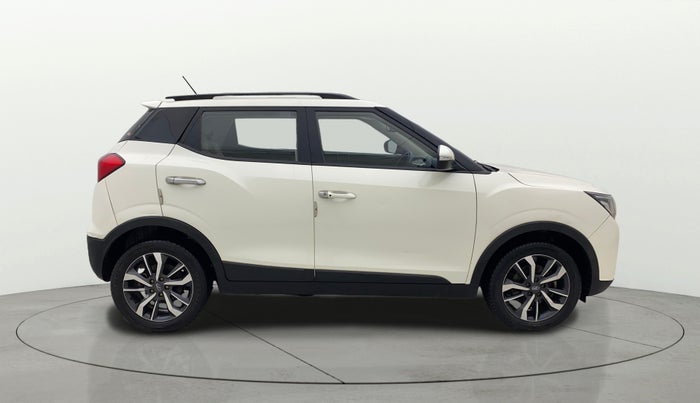 2021 Mahindra XUV300 W8 (O) 1.2 PETROL AMT, Petrol, Automatic, 48,959 km, Right Side View
