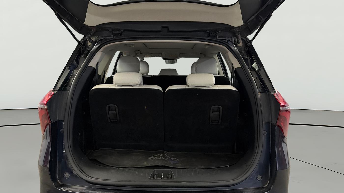 2023 Mahindra XUV700 AX 7 LUXURY P AT 7 STR, Petrol, Automatic, 38,035 km, Boot Open Zoomed View