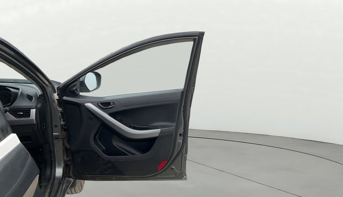 2021 Tata NEXON XMA SUNROOF PETROL, Petrol, Automatic, 86,573 km, RHS Front Door