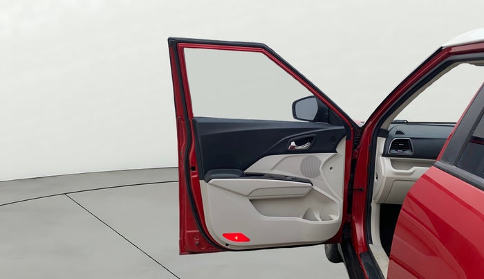 2021 Mahindra XUV300 W8(O) 1.2 PETROL DUAL TONE, Petrol, Manual, 49,232 km, LHS Front Door