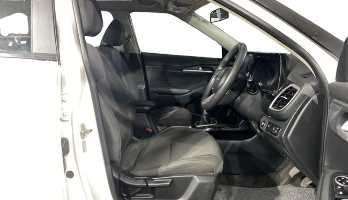 2022 KIA SELTOS HTK PLUS 1.5 DIESEL, Diesel, Manual, 70,089 km, Right Side Front Door Cabin