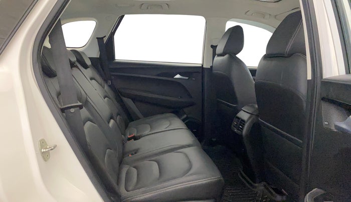 2019 MG HECTOR SHARP 1.5 DCT PETROL, Petrol, Automatic, 90,415 km, Right Side Rear Door Cabin