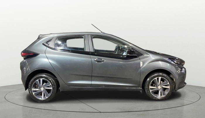 2023 Tata ALTROZ XZ PETROL, Petrol, Manual, 2,818 km, Right Side View