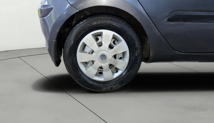 2013 Hyundai i10 ERA 1.1, CNG, Manual, 91,787 km, Right Rear Wheel