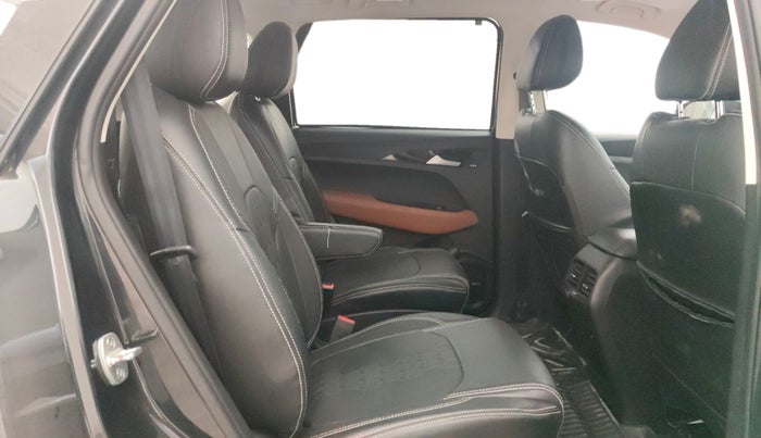 2021 MG HECTOR PLUS SHARP 1.5 PETROL TURBO CVT 6-STR, Petrol, Automatic, 31,545 km, Right Side Rear Door Cabin