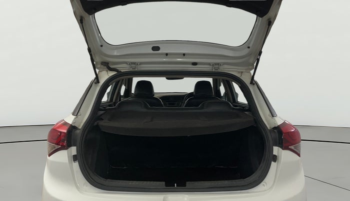 2016 Hyundai Elite i20 MAGNA 1.2, Petrol, Manual, 60,947 km, Boot Open Zoomed View