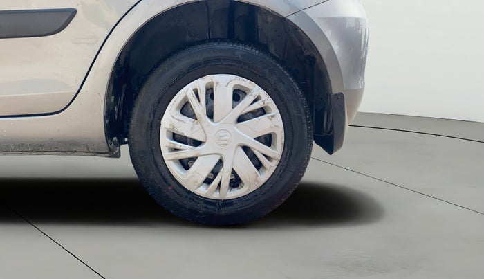 2016 Maruti Swift VXI, Petrol, Manual, 22,772 km, Left Rear Wheel