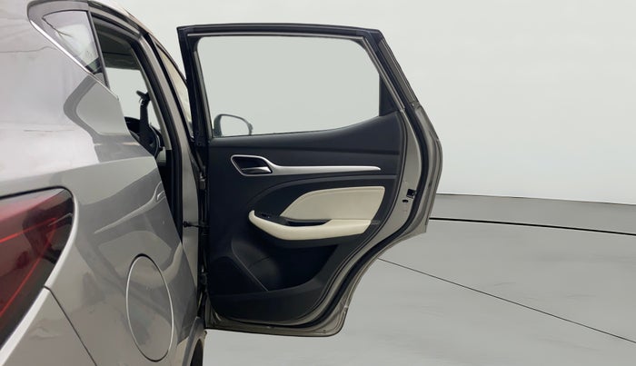 2022 MG ASTOR STYLE 1.5 MT, Petrol, Manual, 11,411 km, RHS Rear Door