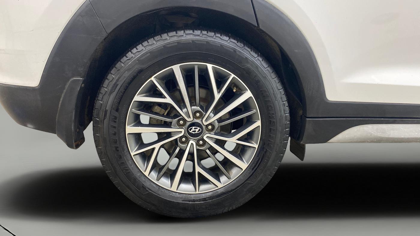 2020 Hyundai Tucson GL (O) 2WD AT, Diesel, Automatic, 1,40,820 km, Right Rear Wheel