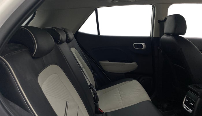 2023 Hyundai VENUE SX (O) MT 1.0 Turbo, Petrol, Manual, 15,028 km, Right Side Rear Door Cabin