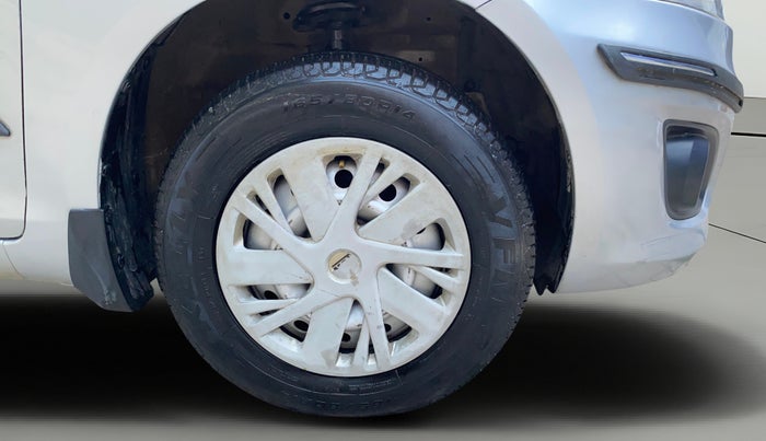 2014 Maruti Swift Dzire LXI, CNG, Manual, 67,302 km, Right Front Wheel