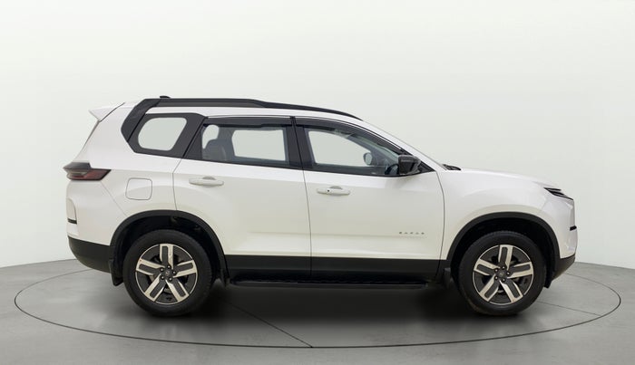 2024 Tata Safari ADVENTURE PLUS, Diesel, Manual, 29,863 km, Right Side View