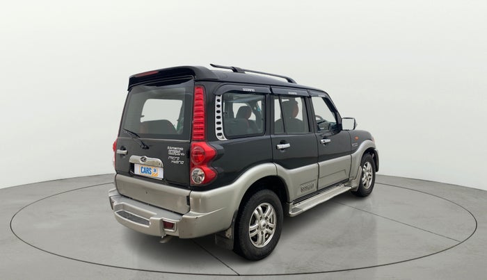 2013 Mahindra Scorpio VLX 2WD AIRBAG, Diesel, Manual, 1,44,881 km, Right Back Diagonal