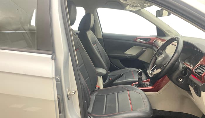 2021 Volkswagen TAIGUN GT 1.5 TSI MT, Petrol, Manual, 75,146 km, Right Side Front Door Cabin