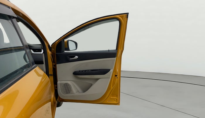 2020 Renault TRIBER RXZ AMT, Petrol, Automatic, 37,499 km, RHS Front Door